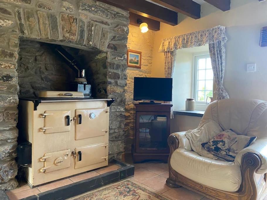 Banc Cottage Moylgrove Ngoại thất bức ảnh