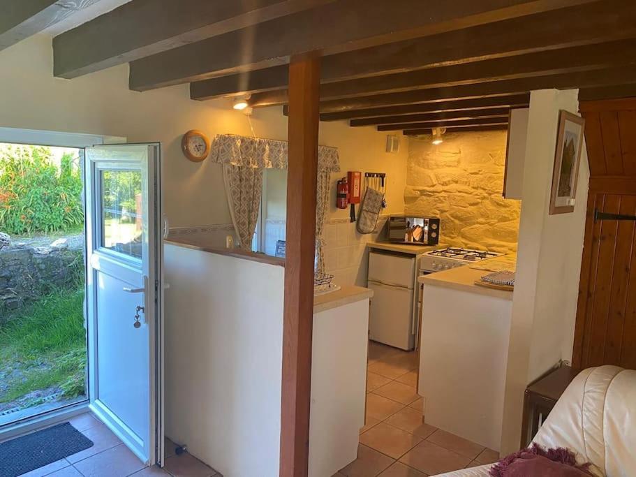 Banc Cottage Moylgrove Ngoại thất bức ảnh
